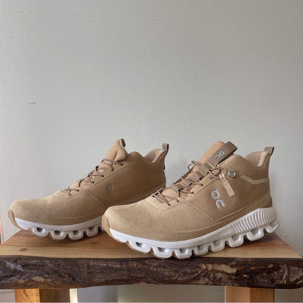 NWOT On Running On Cloud “Hi” Women’s Sneakers, in Dune Colorway - Picture 3 of 7